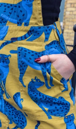 Big Cats Pinafore - Run & Fly -HELL BUNNY SHOP bigcat7 590x d597b055 1121 4f43 bd42 61439aa938c1