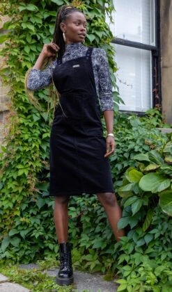 Black Long Pinafore - Run & Fly