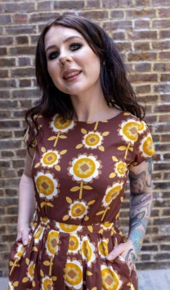 Brown Retro Flowers Tea Dress - Run & Fly -HELL BUNNY SHOP brownretroflowers2 1200x a380a6a8 d961 4625 8833 aedae4a7ba0f