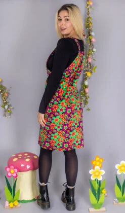 70's Dark Floral Print Long Pinafore - Run & Fly 11 70's Dark Floral Print Long Pinafore - Run & Fly -HELL BUNNY SHOP colourfulpinny8 590x 10cfca1c a37d 4642 be9f 0d81a2a5d702