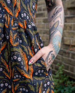 Poison And Plants Oversized Smock Dress - Run & Fly -HELL BUNNY SHOP oversizedsmockpoison4