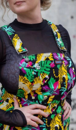 Black Tiger Lily Flared Pinafore - Run & Fly 8 Black Tiger Lily Flared Pinafore - Run & Fly -HELL BUNNY SHOP tigerlilyflarepini2 900x 93e116d3 527d 4184 857a b6f19db95e9e